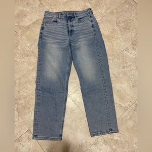 American Eagle Mom Straight Jean 👖